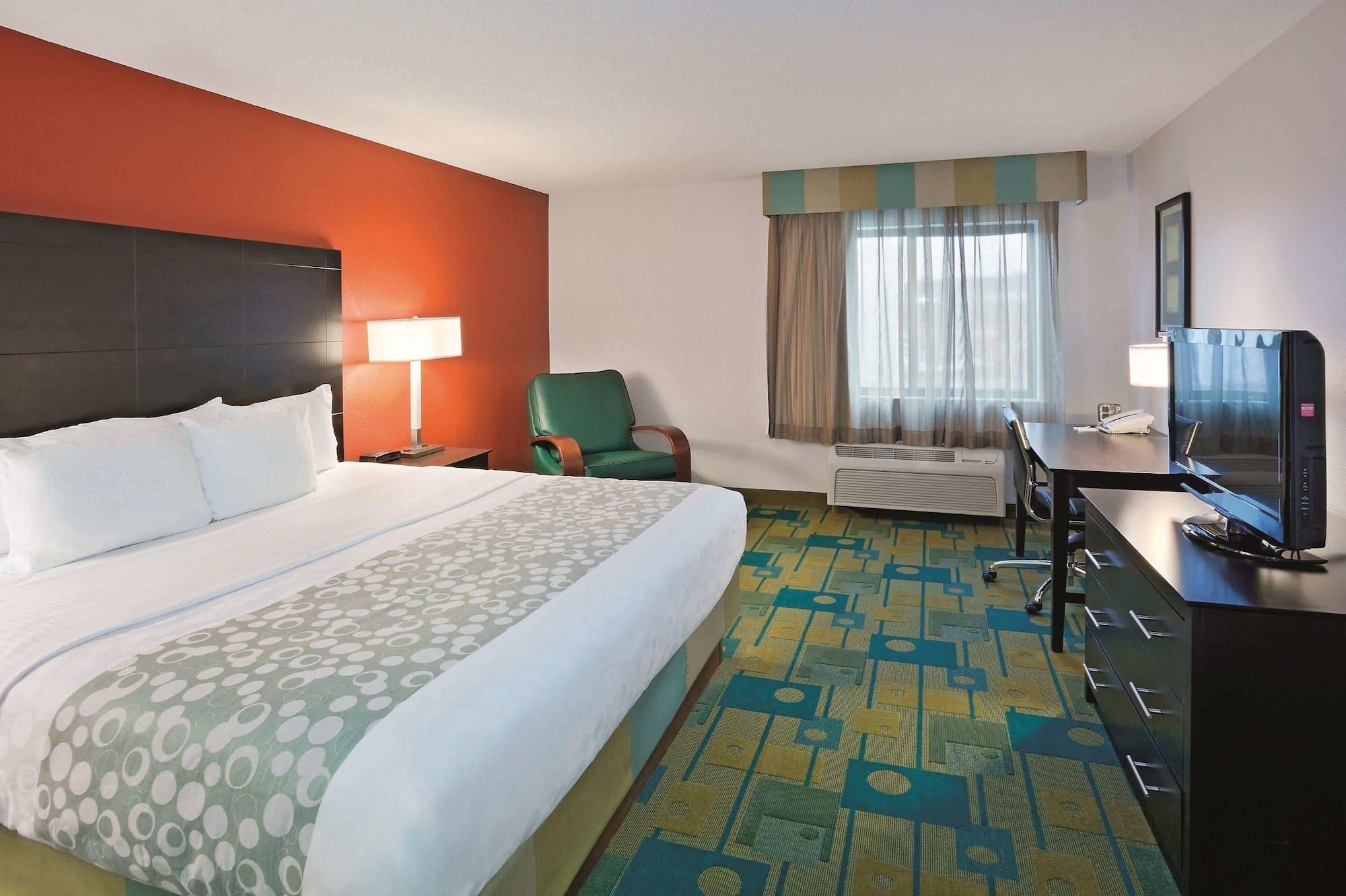 La Quinta By Wyndham Mansfield Oh Hotel Exterior photo
