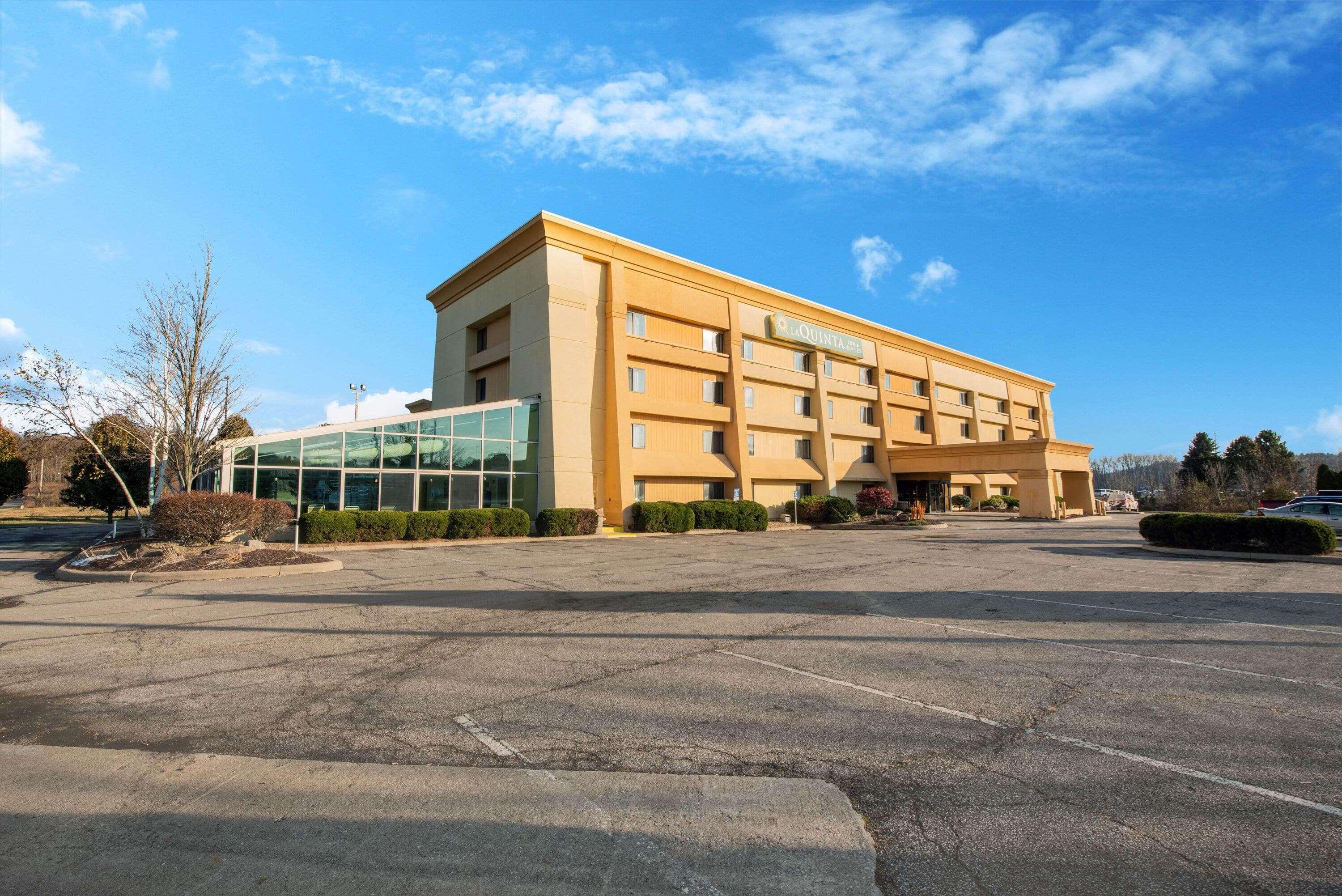 La Quinta By Wyndham Mansfield Oh Hotel Exterior photo