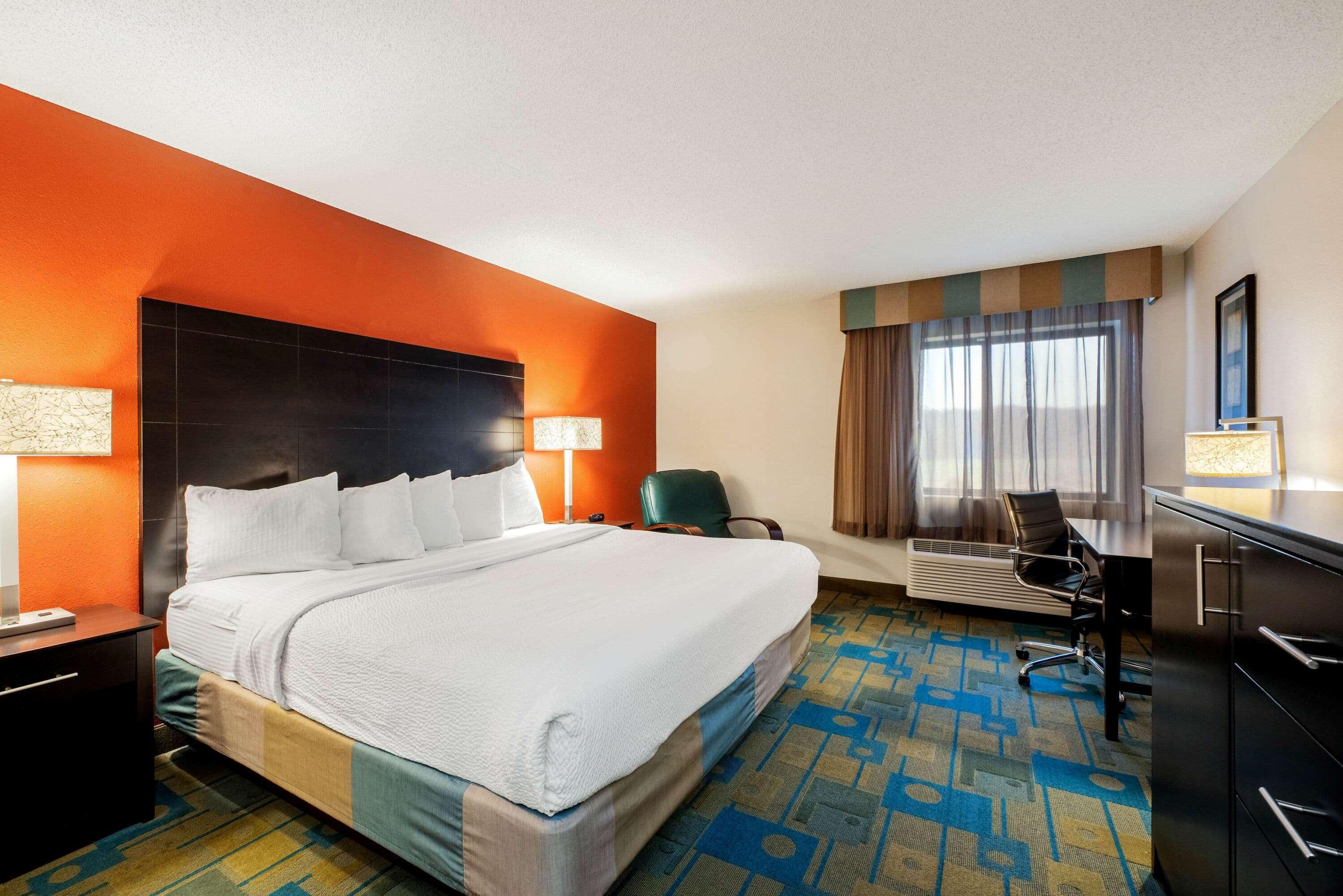 La Quinta By Wyndham Mansfield Oh Hotel Exterior photo