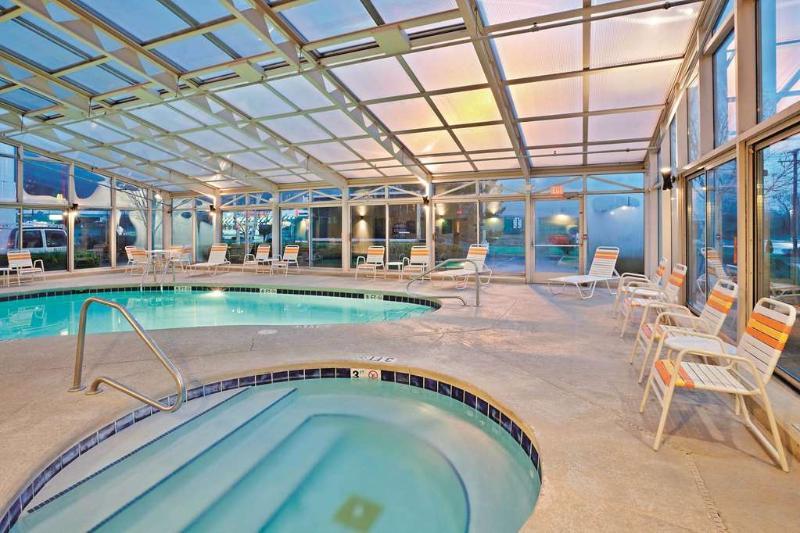La Quinta By Wyndham Mansfield Oh Hotel Exterior photo